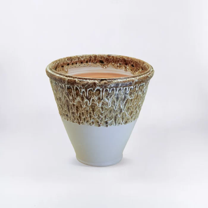 WHITE BROWN SIMPLE KESS – Image 1
