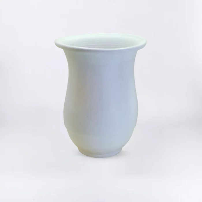 WHITE SIMPLE VASE – Image 1